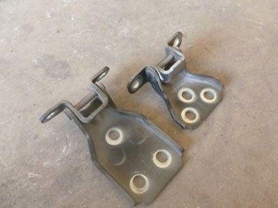 1998 Ford Expedition XLT - Door Hinges Front Left2